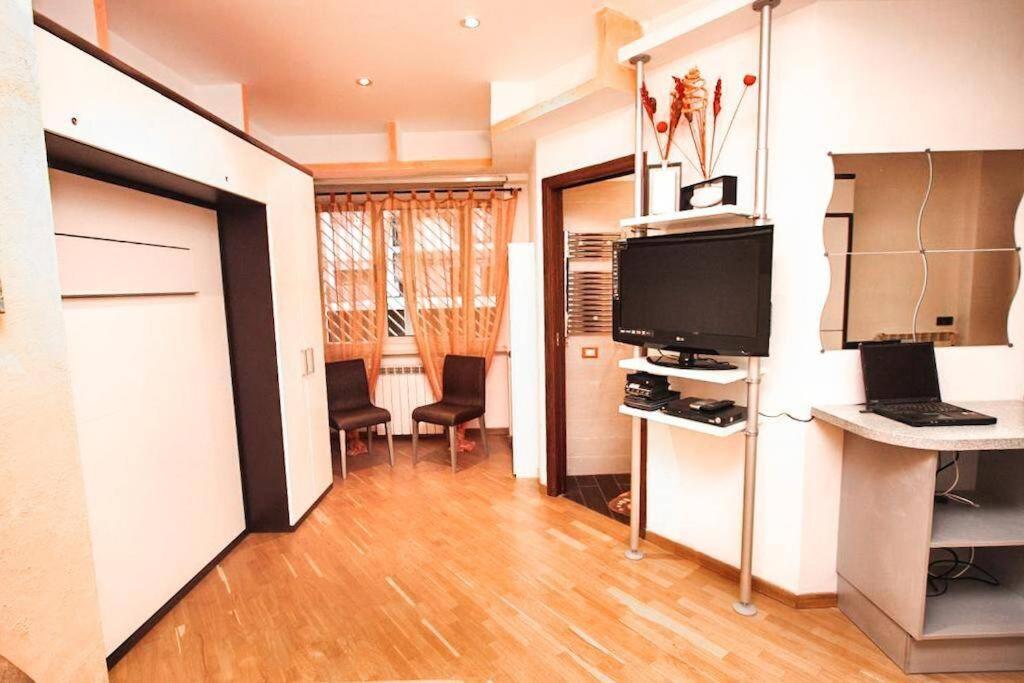 Petite Home In Рим Екстер'єр фото
