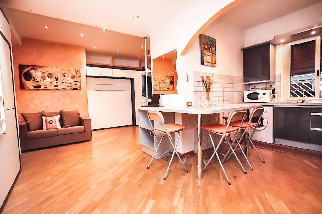Petite Home In Рим Екстер'єр фото